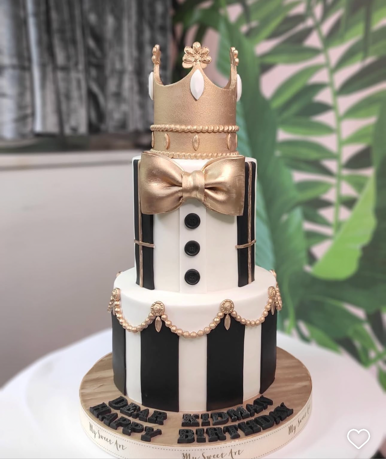 Bao Tie Crown Cake