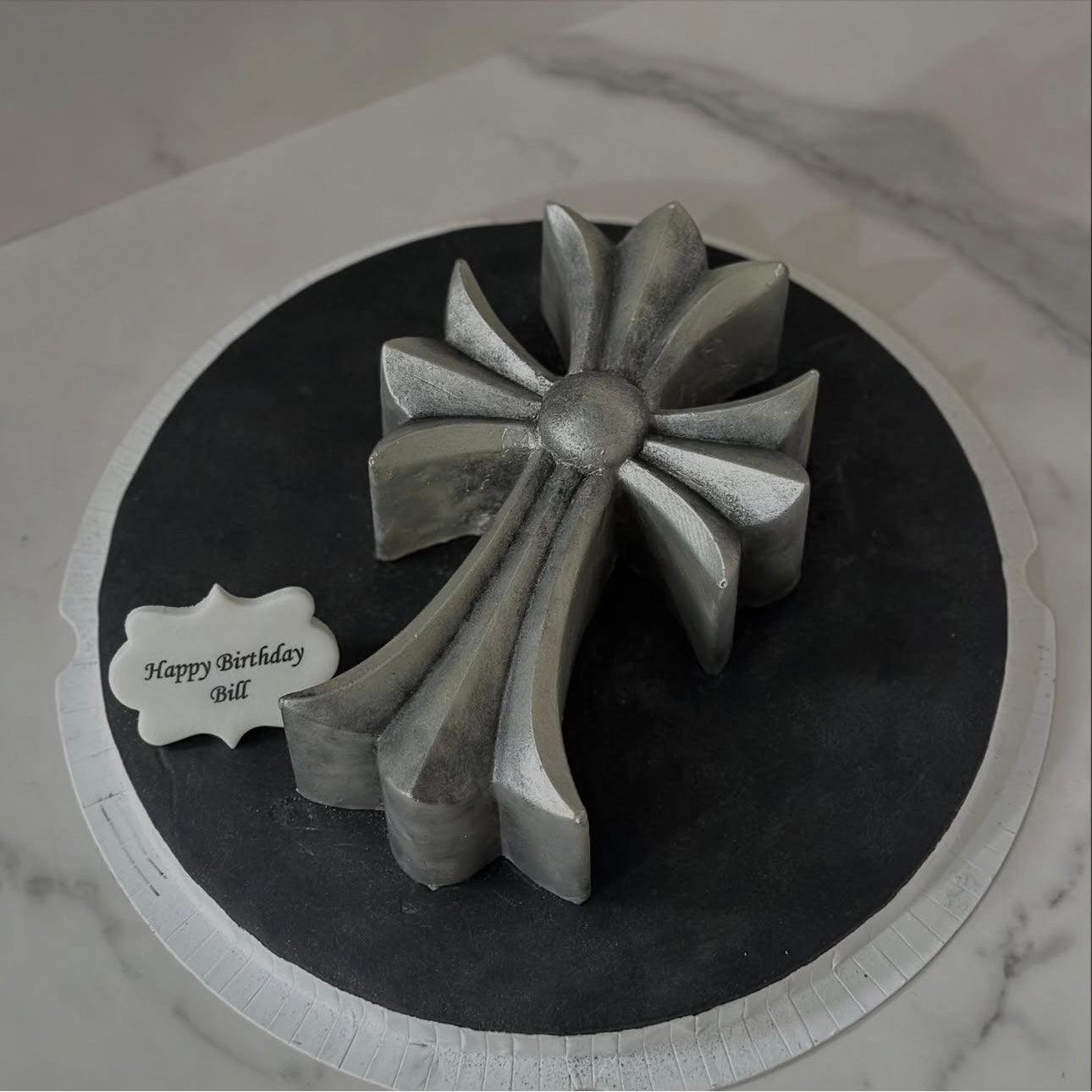 Chromehearts 十字架蛋糕